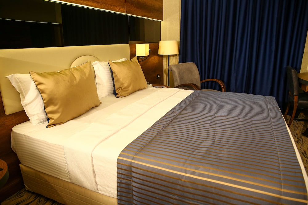 Ramada by Wyndham Mersin - Image 51