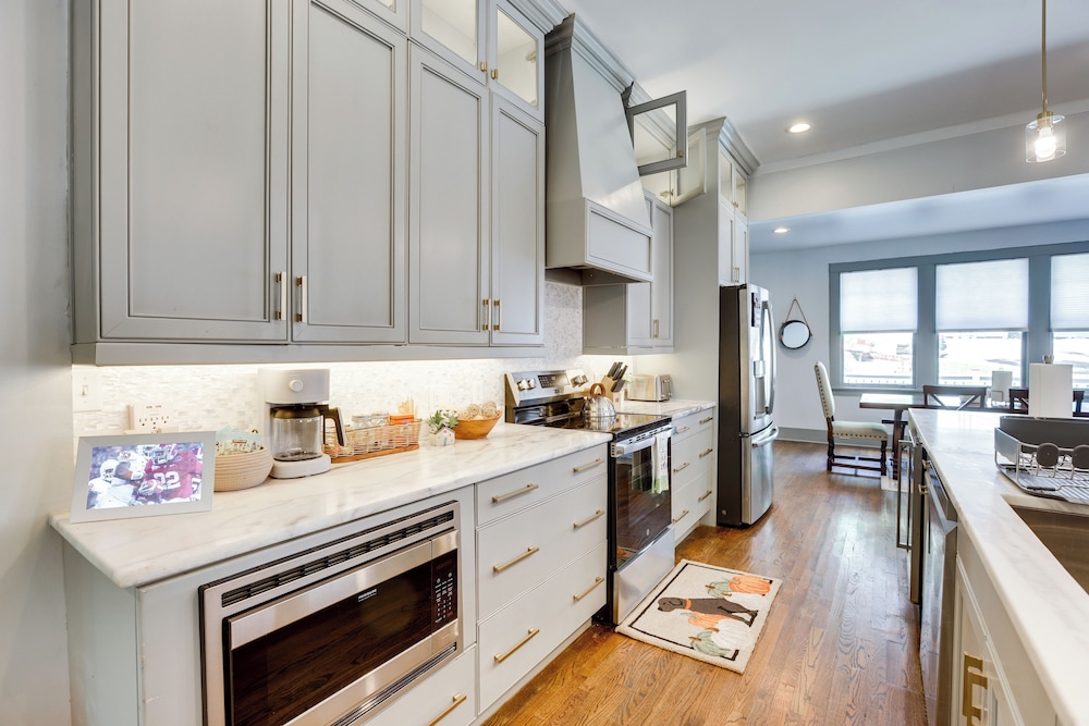 2 Mi to Dtwn: Stylish Urban Retreat in Birmingham