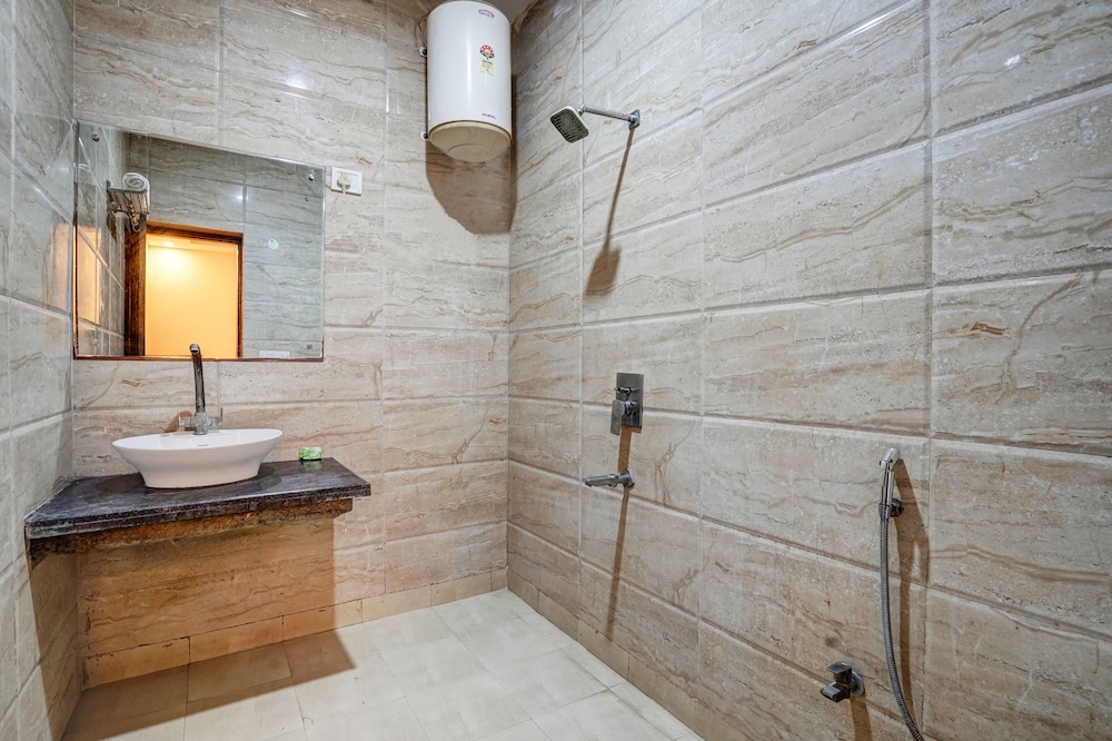 Hotel City Lite Near Delhi Airport