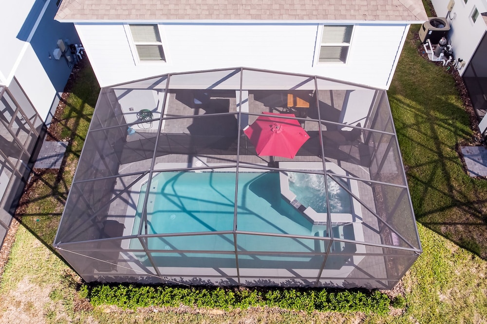 A Little Galaxy Far Far Away - Image 4