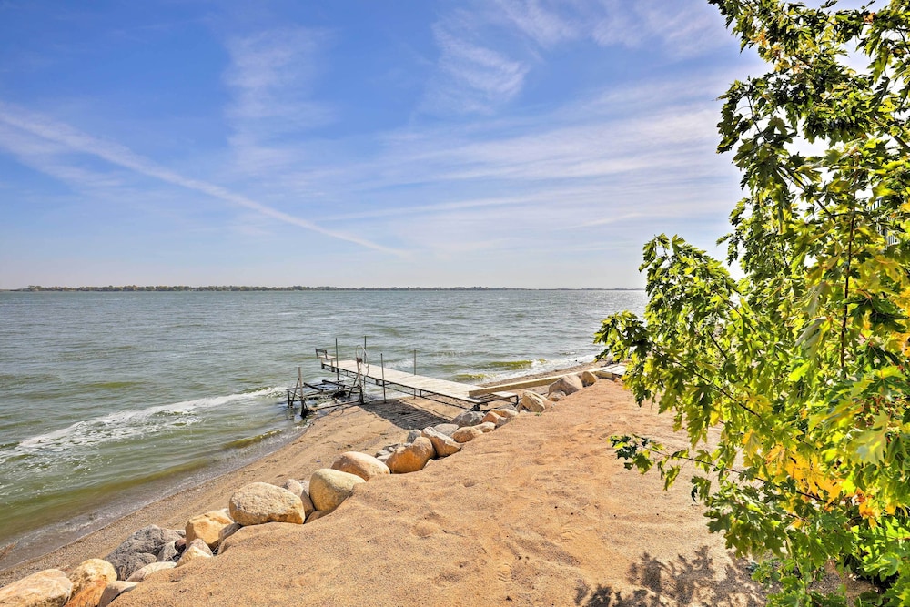 Chic  Cozy Cabin With Private Hot Tub  Beach! - Property Image 2