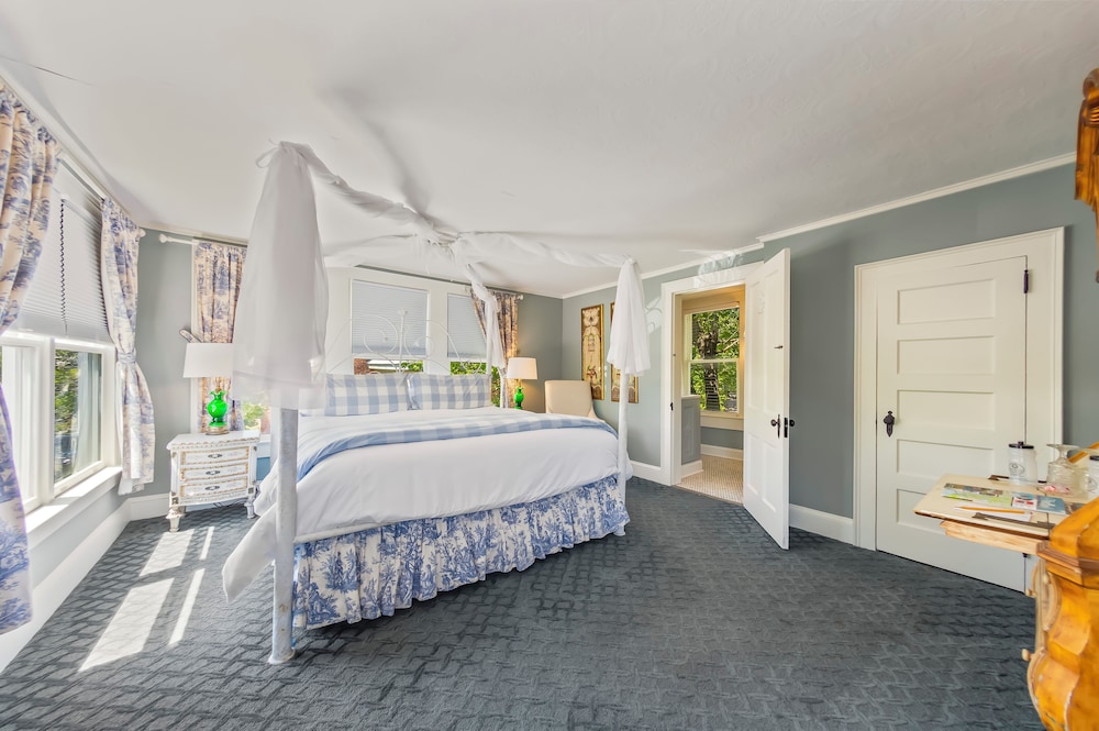 The Aerie Bed and Breakfast
