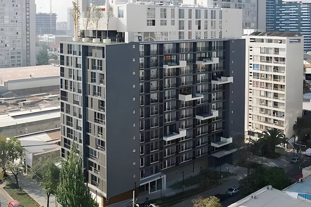 Santa Elvira Apartments