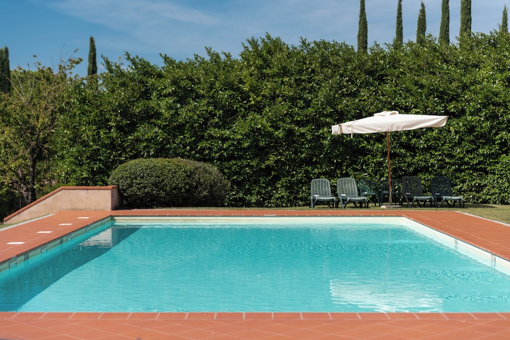 Country Villa In Tuscan Hills