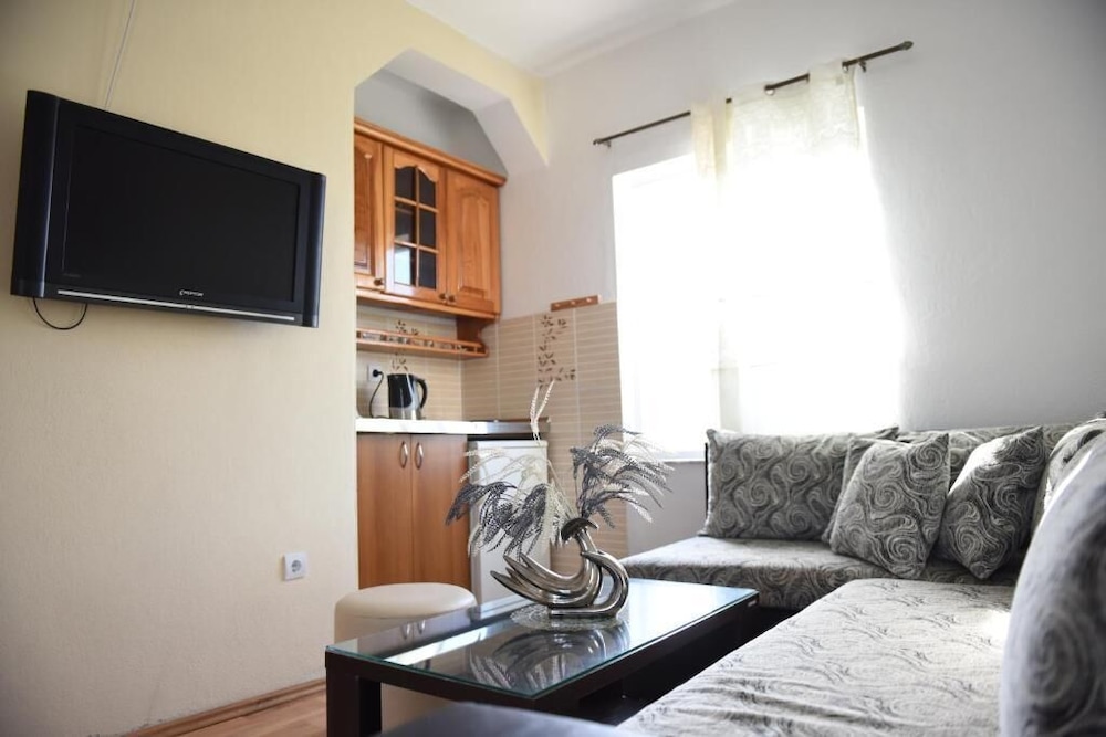 Apartments Cota