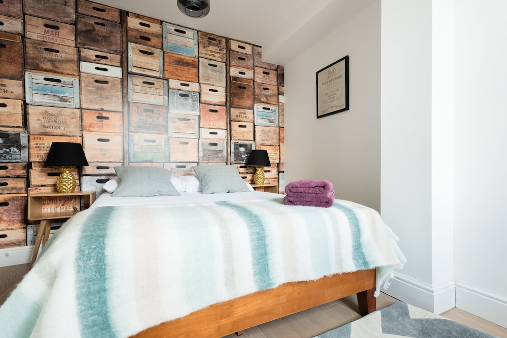 The Old Tailor House - Large & Charming 4BDR Home in Jericho