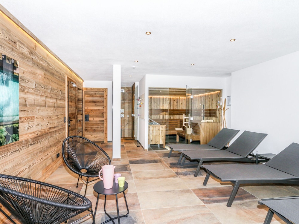 Chalet in Saalbach With Panoramic Sauna