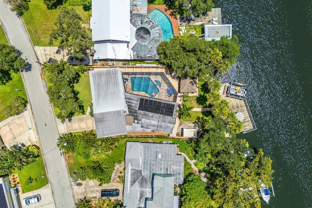 464 Indian Creek Dr