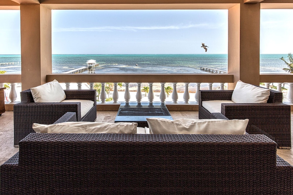 Hol Chan Ocean Front Residences