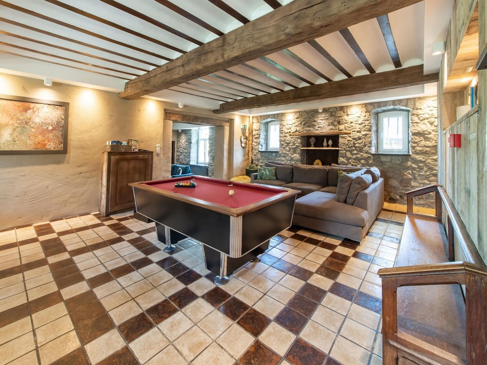 Vacation Home With BBQ Near Hotton