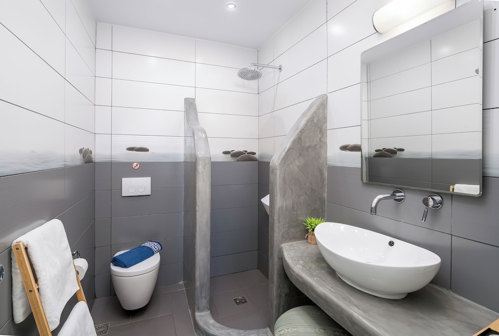 Oasis Suites Fira
