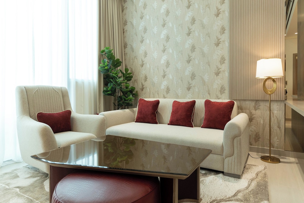 Binghatti Royale - Luxury 1BR Haven