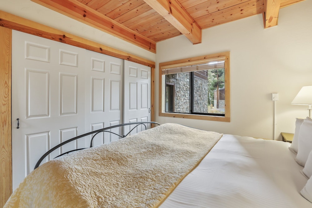 Comfort In The Sierras - Edelweiss 2br - Kirkwood 3 Bedroom Condo