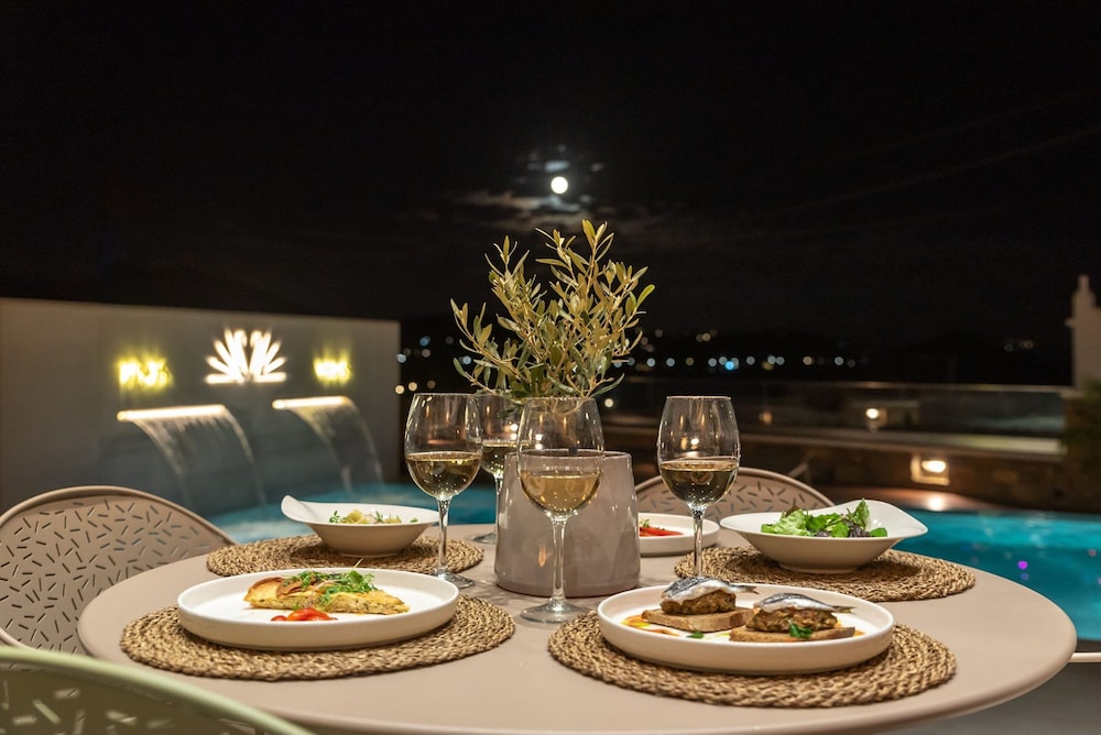 Coocono Tinos Private Villas