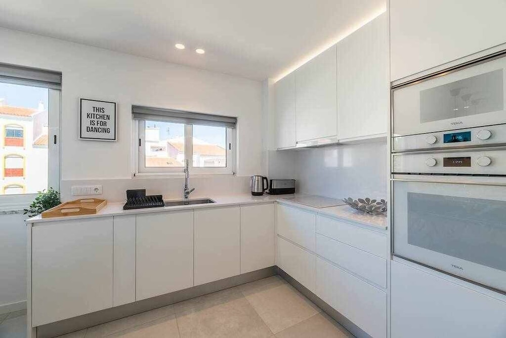 Central Town 2-bedroom Luxury Apartment Albufeira