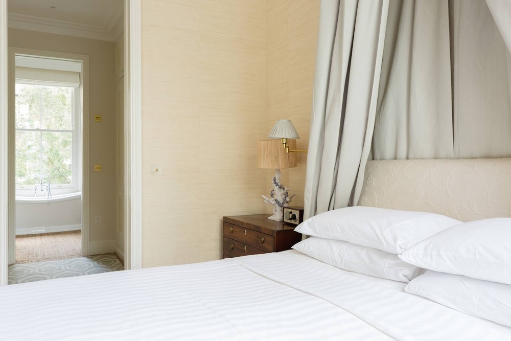Brunswick Gardens II by Onefinestay