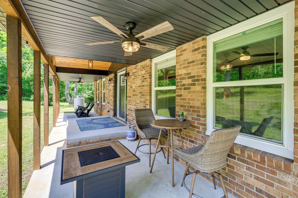Creekside Retreat w/ Mtn Views in Lambsburg!