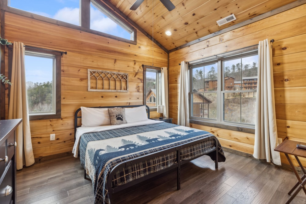 Eden Of The Smokies 5 Bedroom Cabin