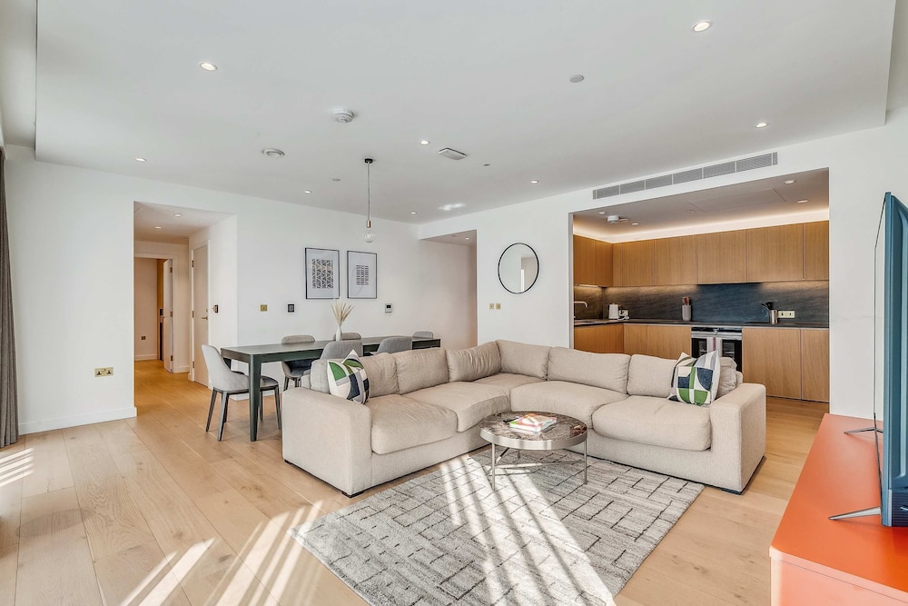 Elegant 3-bedroom Condo