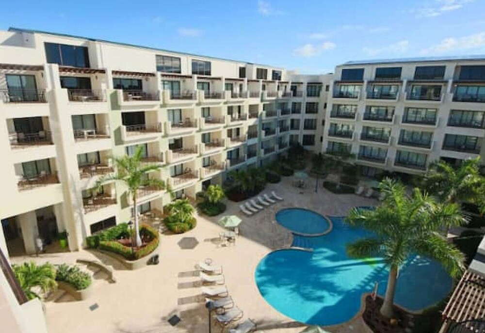 One Bedroom Ground Floor With a Pool View