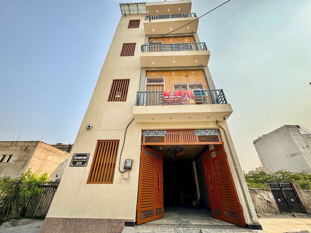 Hotel radha Aradhya Sadan