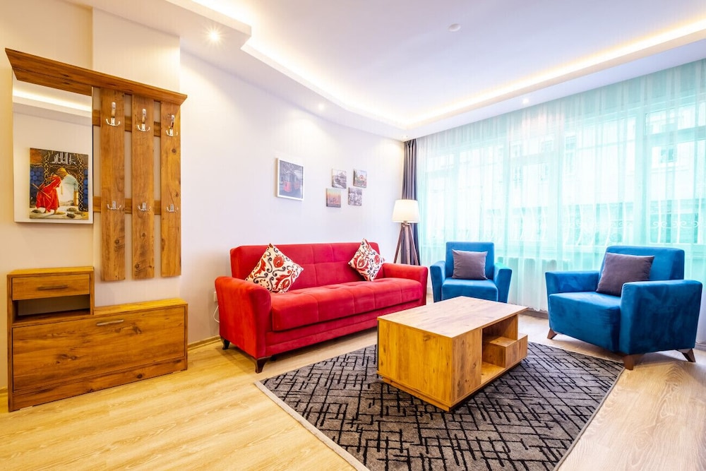 Splendid Flat in the Heart of Cihangir