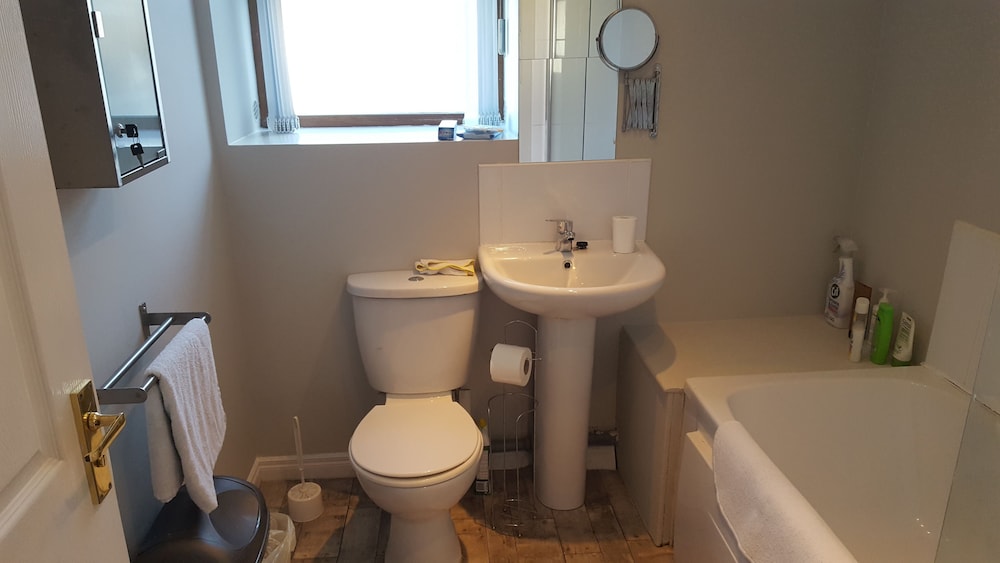 Black Hall Mews Apartment view 4