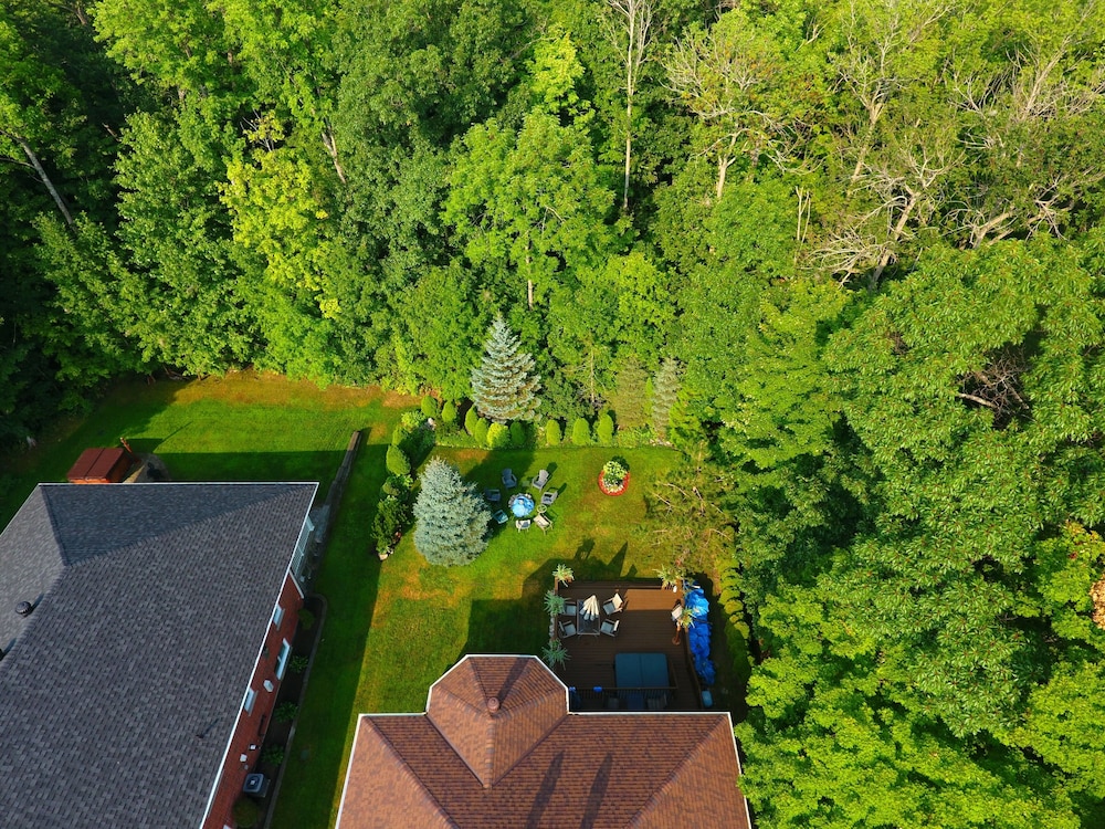 Tucked Inn the Harbour Bed & Breakfast