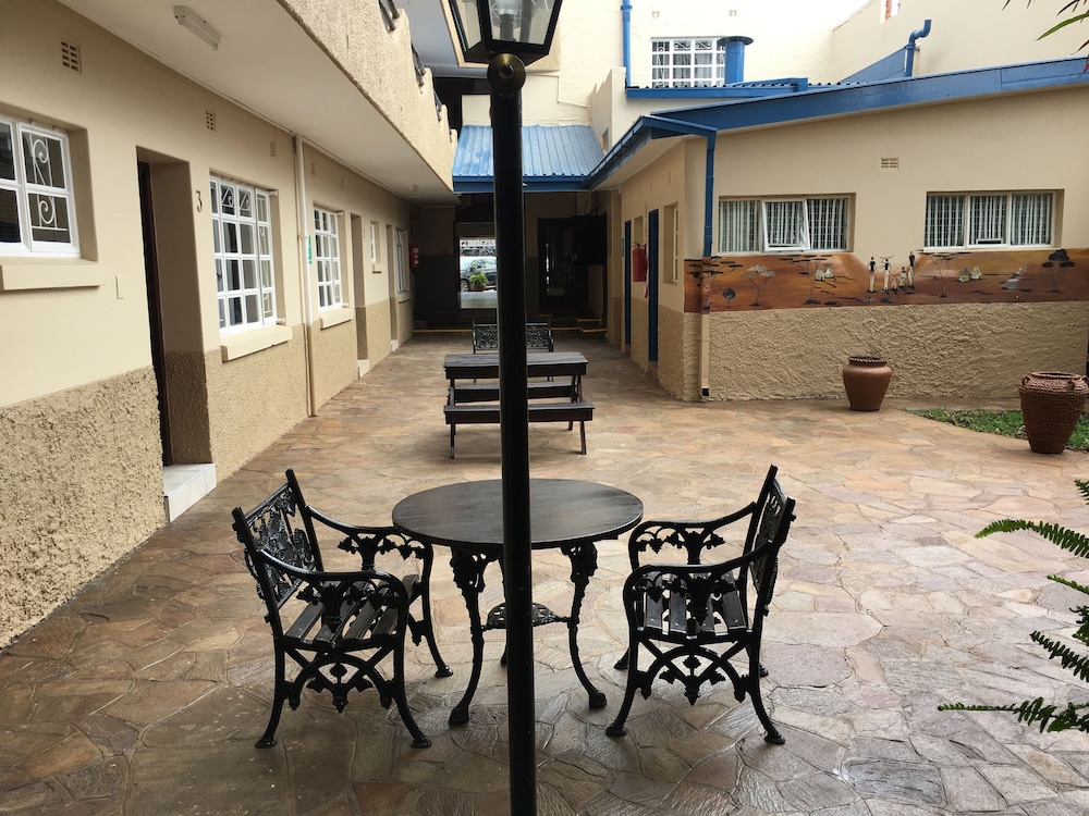 Zaks Place Hotel