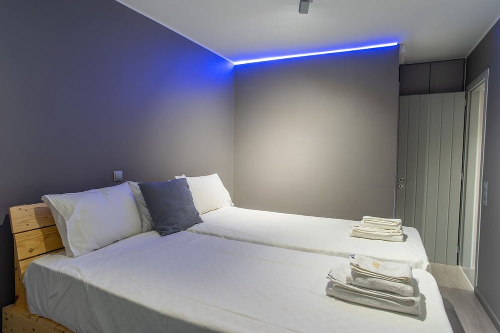 Luxury Villa Delphinus - Allparos Villas