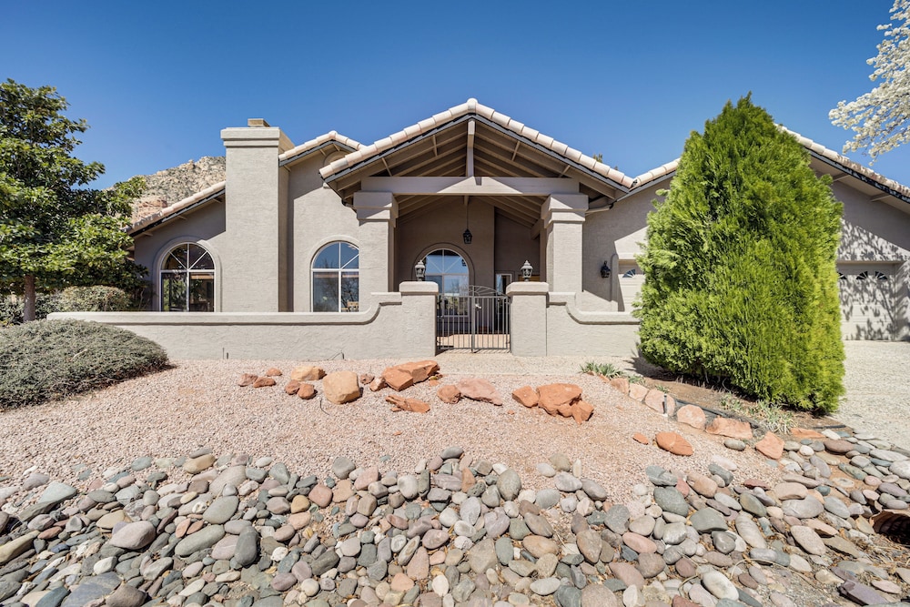 Stunning Sedona Views: Spa, Firepit & Stargazing