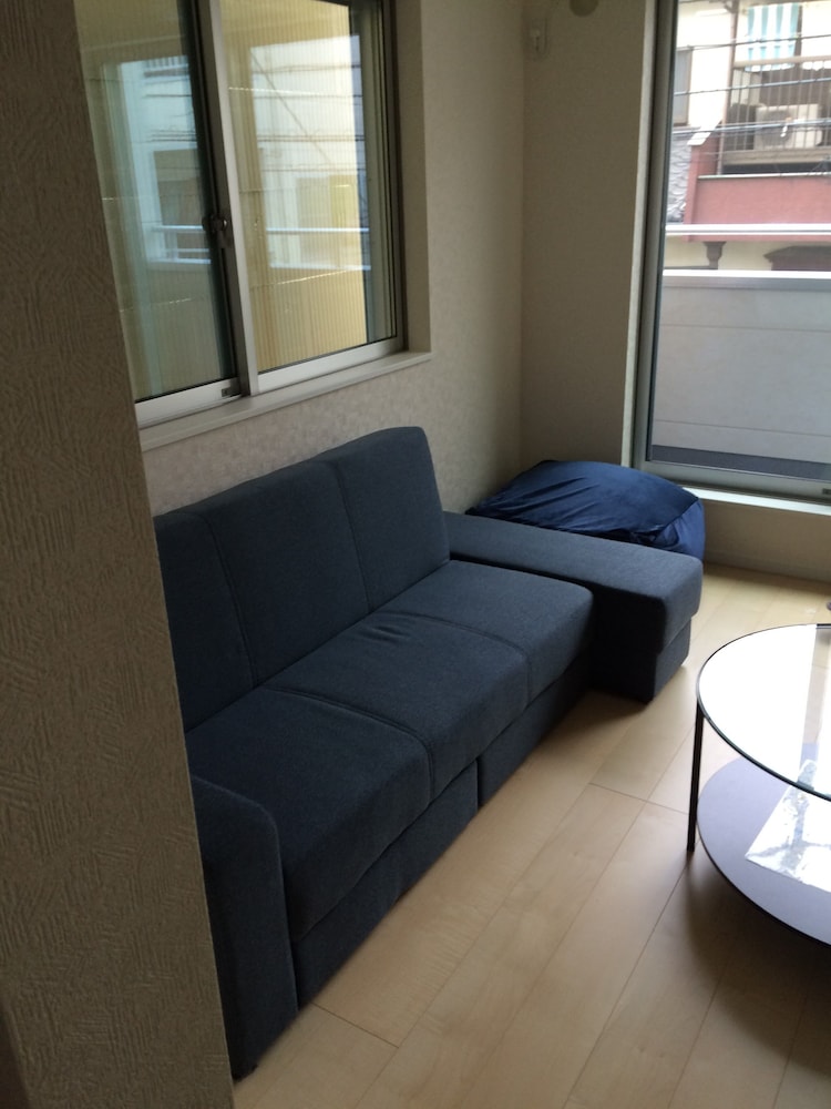 Kasai Guest House, 4min to Kasai Sta, Direct buses to Airport & Disney