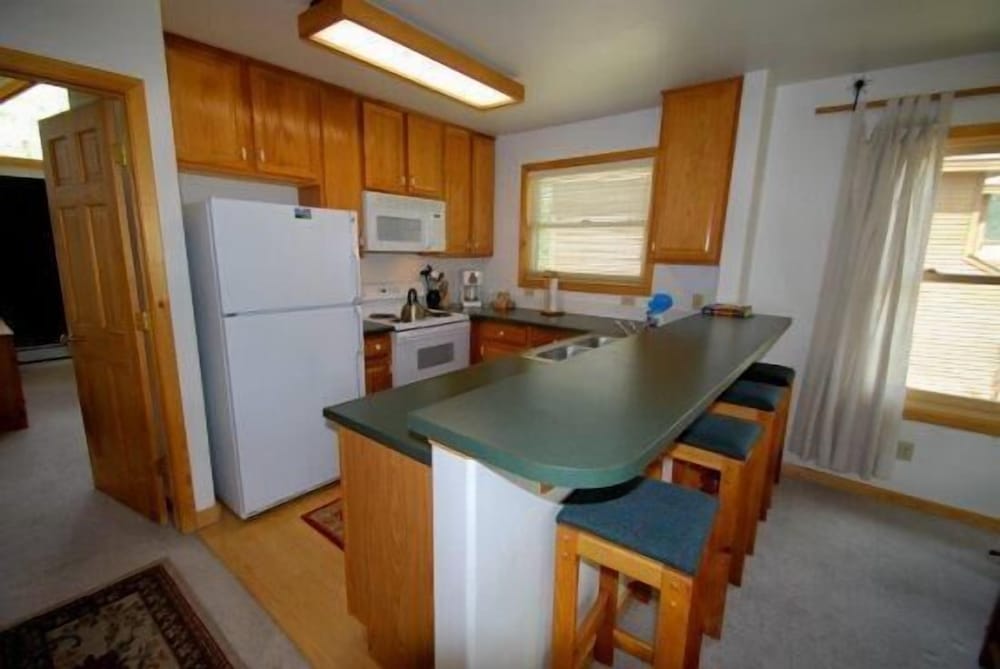 Snake River Village 3 Bedroom Apartment by Key to the Rockies