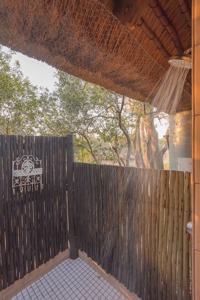 Waterbuck Game Lodge