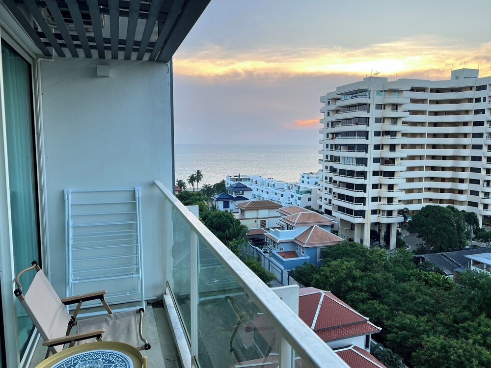 Residence Veranda By Thita view 5