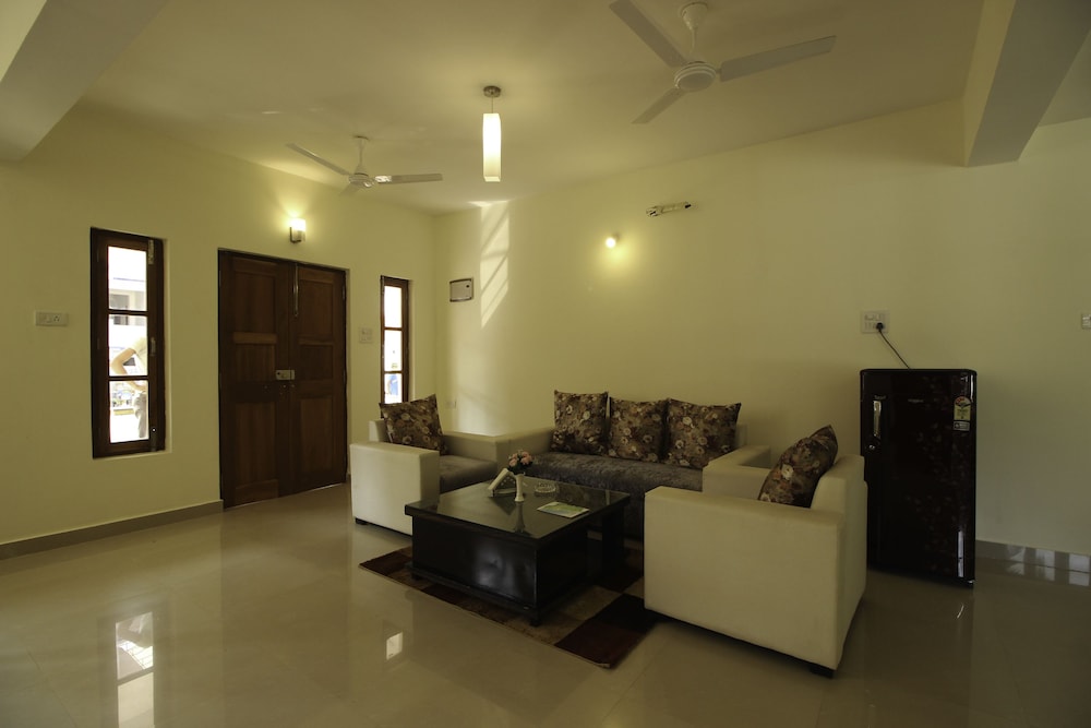 OYO 9891 Home Poolside 2BHK Villa Thalassa