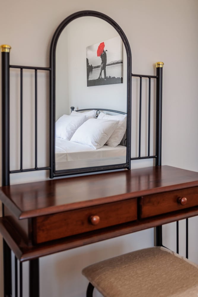 Seaview Serenity - Beachside Getaway
