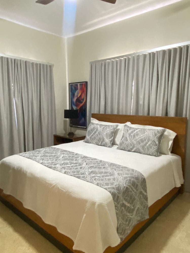 Luxury 5 Bedrooms Villa in Hispañola -sosua
