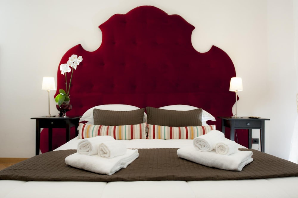 Corso in Roma With 3 Bedrooms and 3 Bathrooms