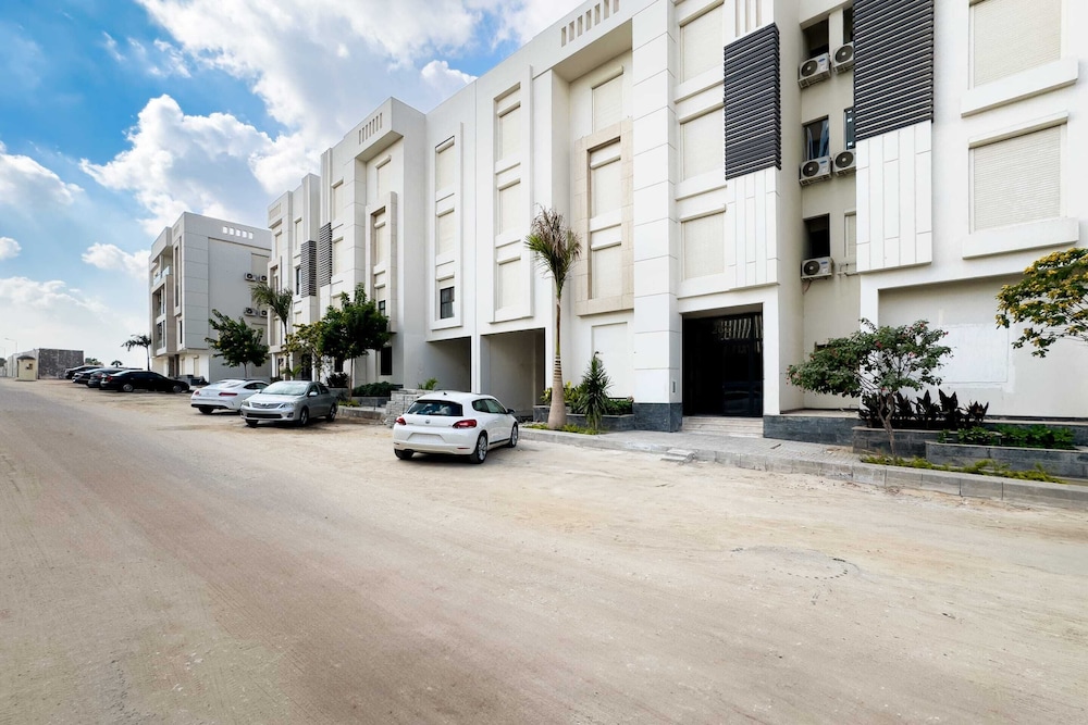 Ample & Artistic 2bdr Apt. 5 min to CAI Airport