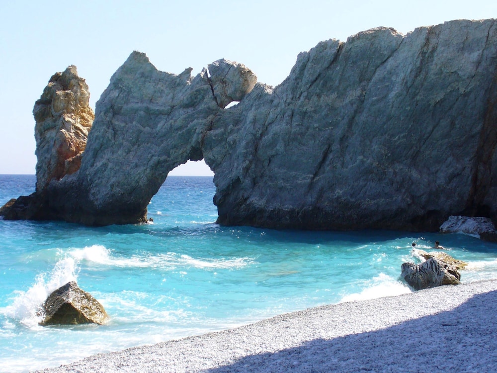 Alexandros Guest House