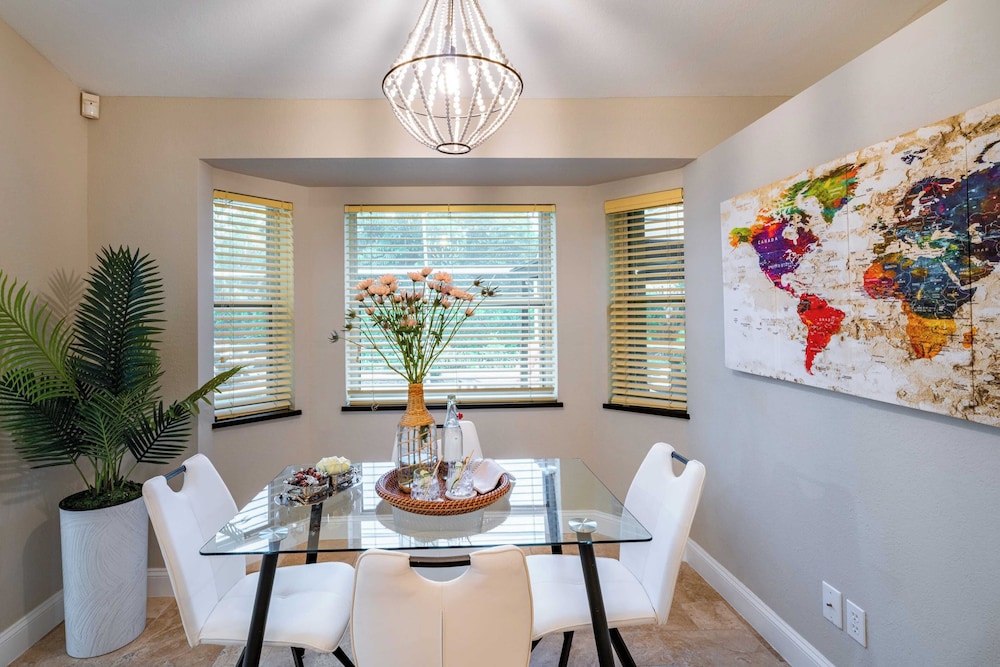 Private Pool, Firepit, Game Room Mins to Beaches + Community Amenities Casa Solara by Avantstay