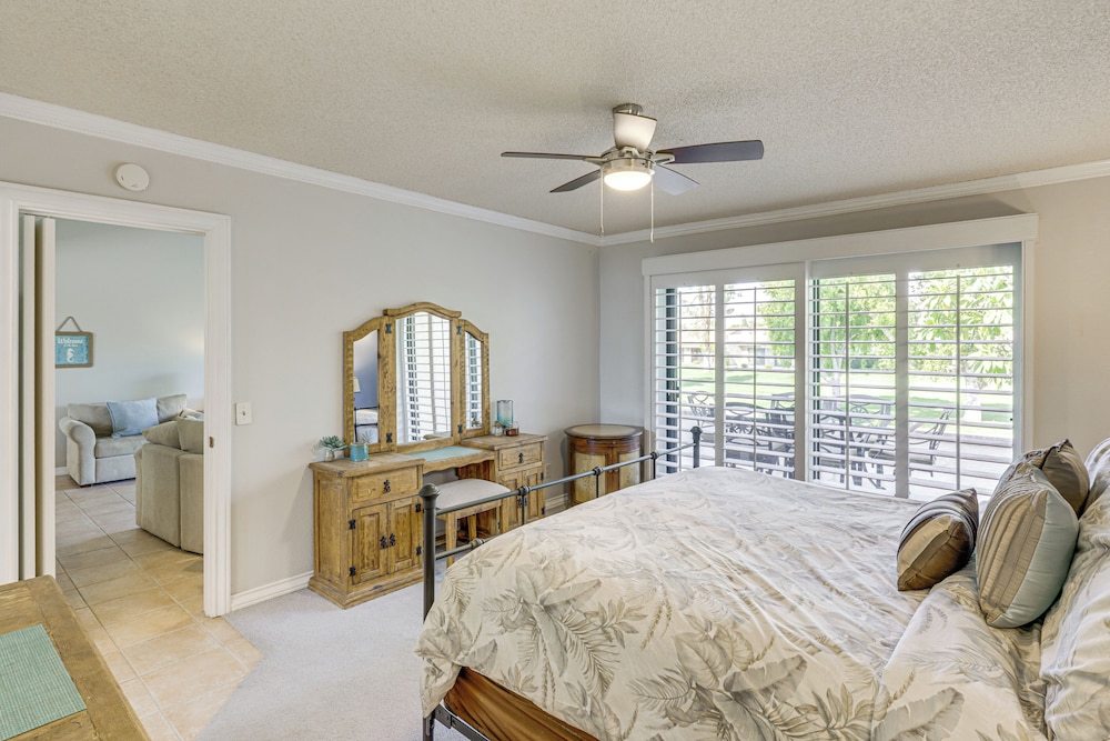 Golf & Swim: Country Club Condo in Palm Desert