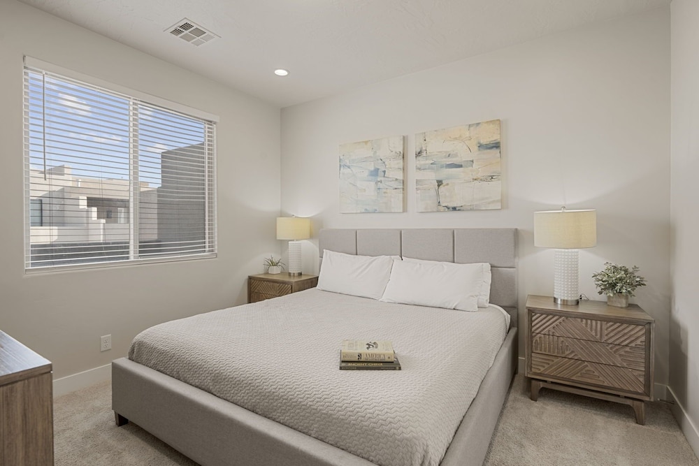 Relax In Style 4 Bedroom Townhouse