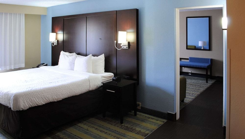 Lexington Vacations - Clarion Hotel Conference Center - North - Property Image 119