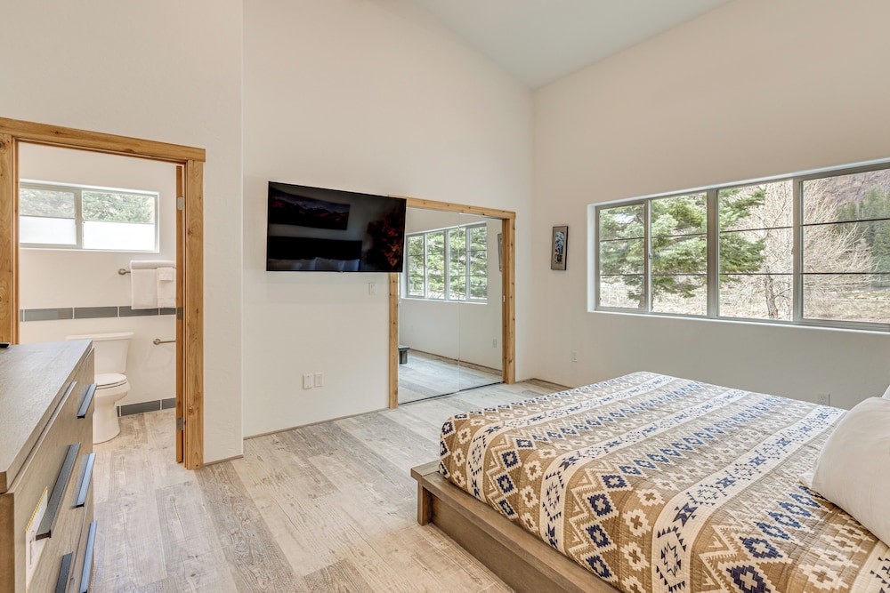 On-site River Access: Mtn-view Ouray Oasis!