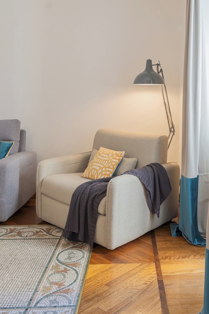 Lake Holiday Como by Rent all Como