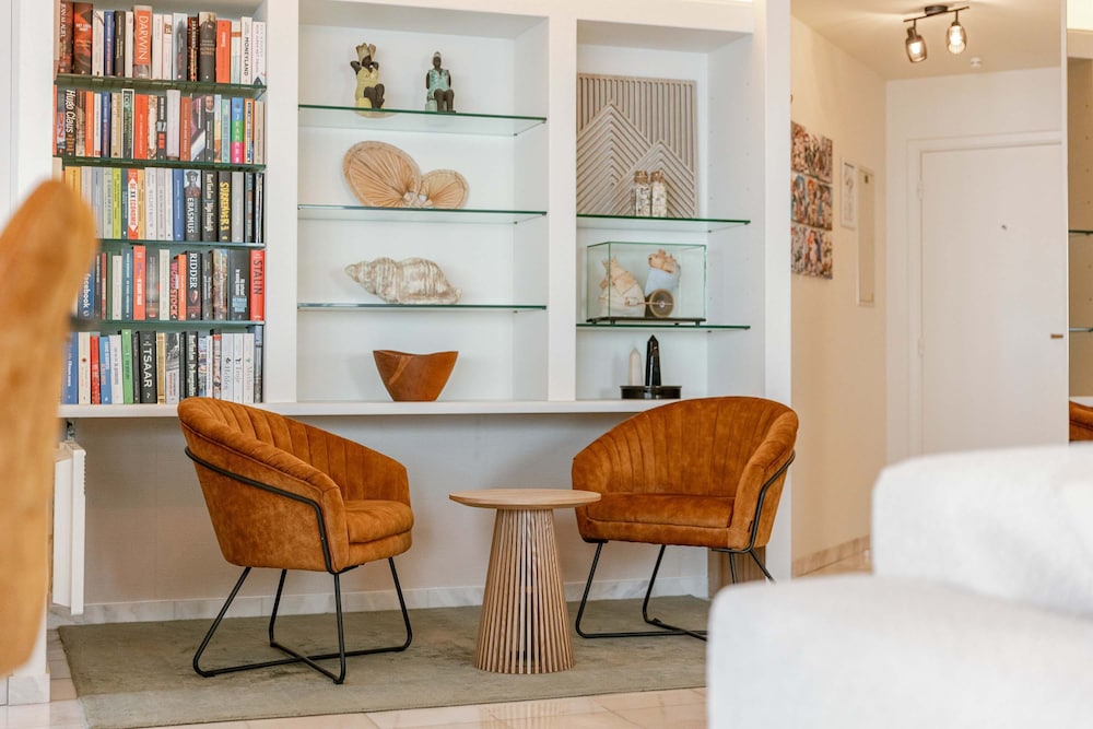 Hydro Palace - Stylish Charming Apartment With s