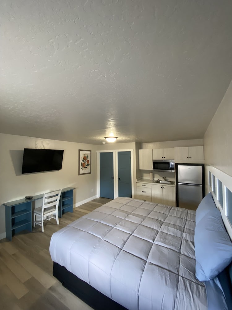 CB&M Executive Suites view 3
