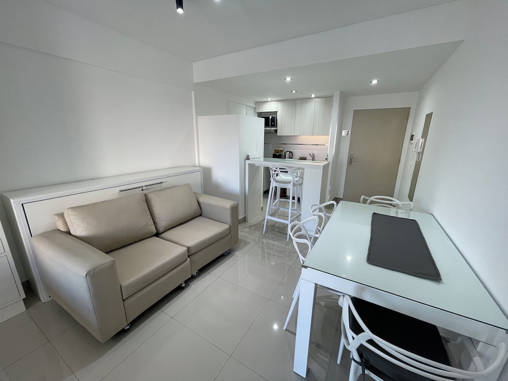Ayres Suites Moreno